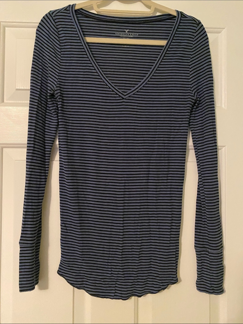 American Eagle Outfitters Navy and Black Striped V-Neck Long Sleeve Top - size L